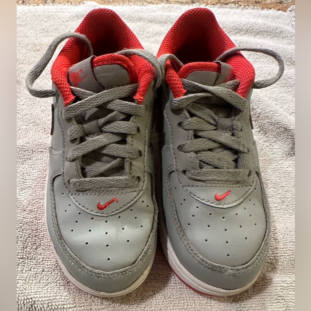 Nike Air Force 1 "Lt Smoke Grey/Bright Crimson/White" Size 9C